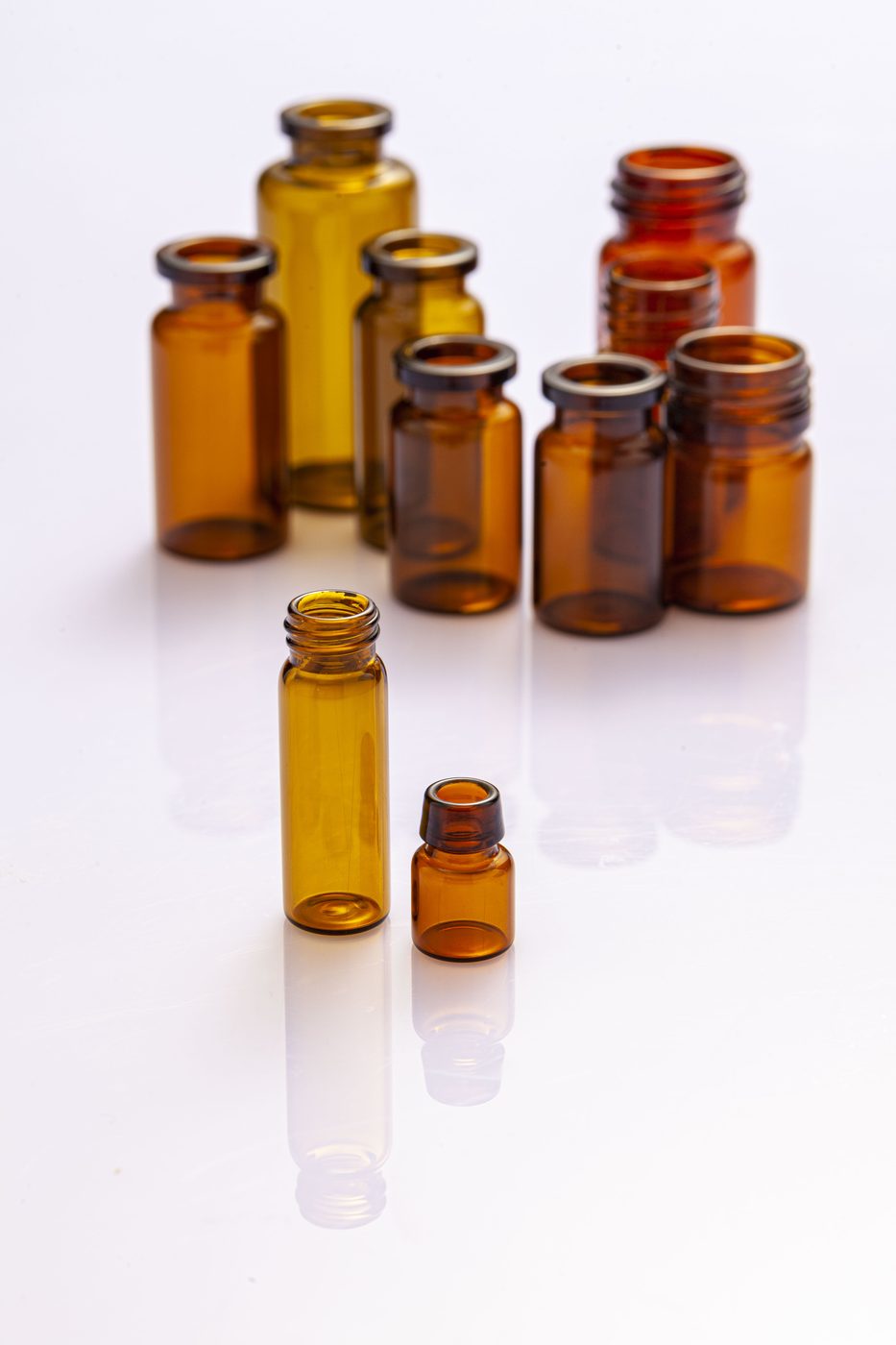 Amber tubular glass vials 2–30 ml to order