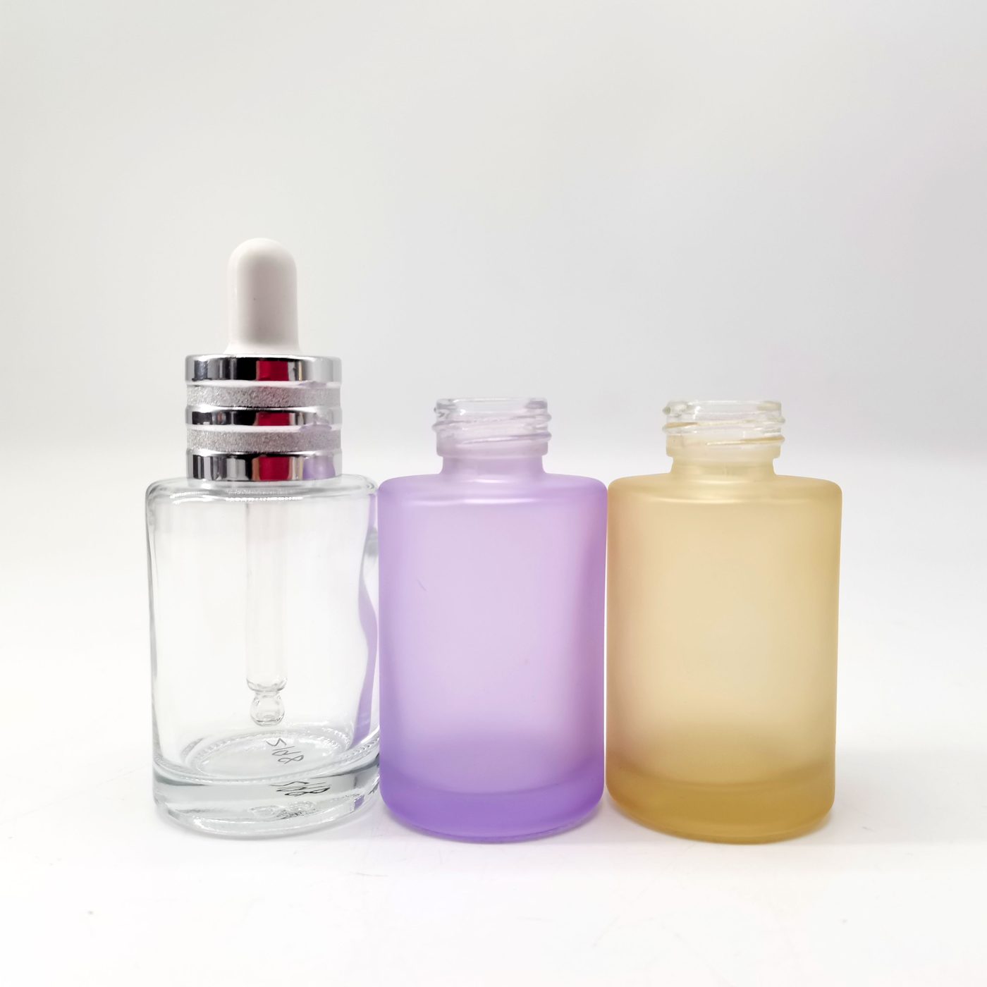 Reed diffuser bottle with gold collar — 2